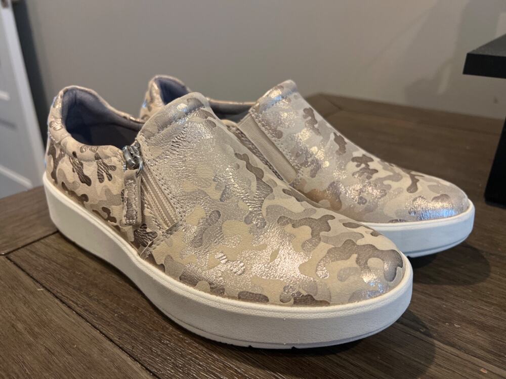 CLARKS Layton Gold Camo Print Step Slip-On Zipper Sneaker Loafer Shoe Women's 7W